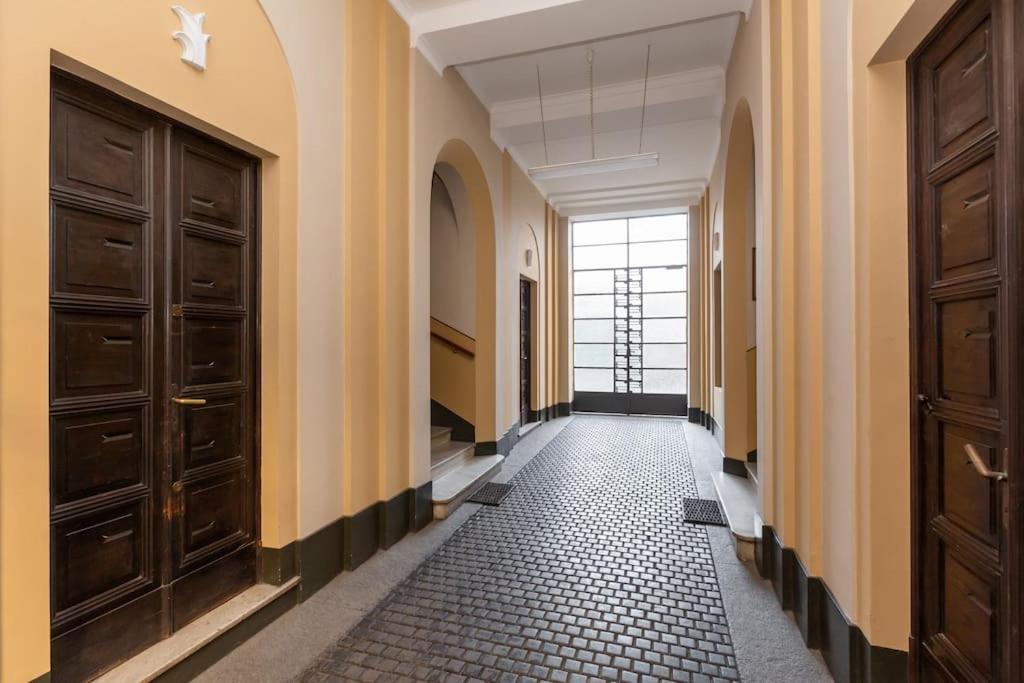 In Verticale Турин Экстерьер фото